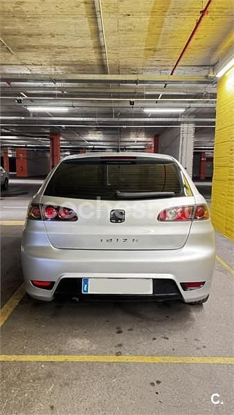 Usado Seat Ibiza Sport 105 CV (77 kW) 2009 Gris / plata Berlina