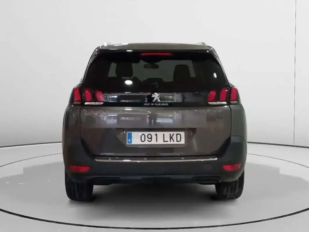 Usado Peugeot 5008 Allure 131 CV (96 kW) 2020 Gris SUV