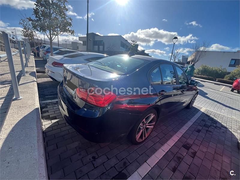Usado BMW 318 143 CV (105 kW) 2013 Azul Berlina