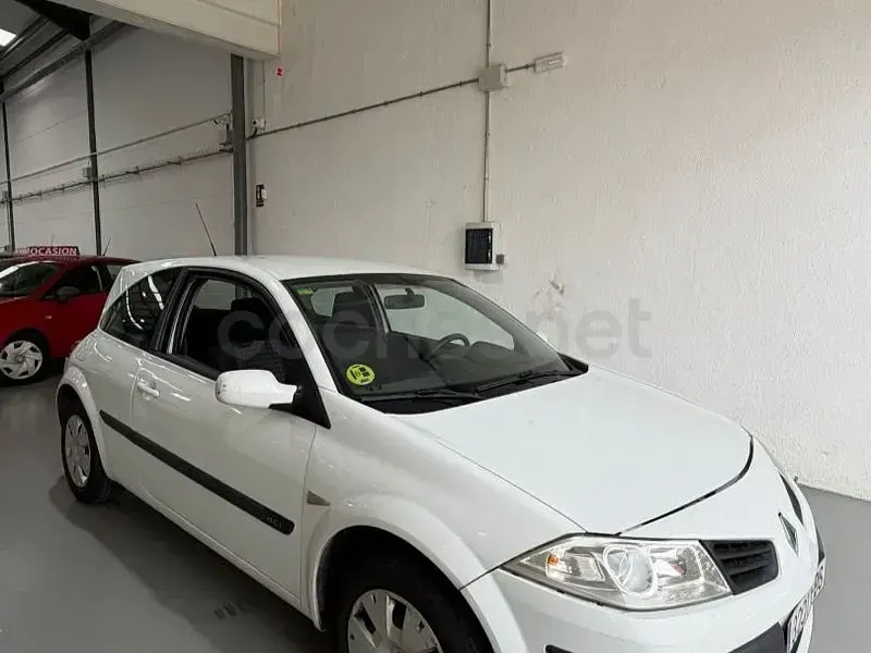 Usado Renault Mégane Authentique 85 CV (62 kW) 2006 Blanco Berlina