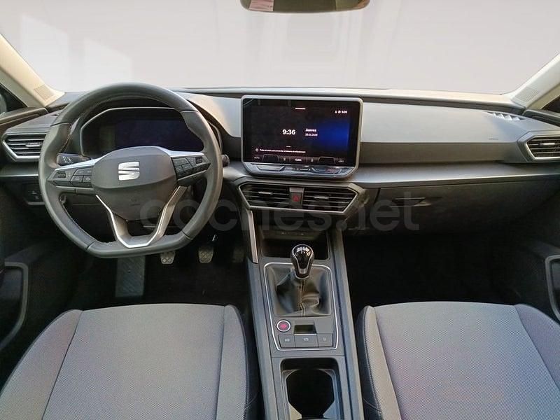 Usado Seat Leon Style 116 CV (85 kW) 2025 Gris / plata Berlina