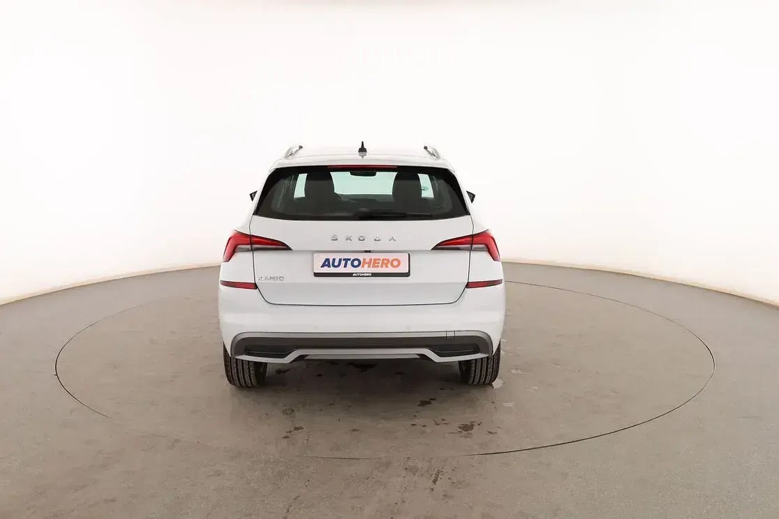 Usado Skoda Kamiq Style 116 CV (85 kW) 2020 Blanco SUV