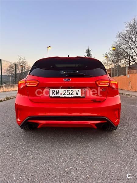 Usado Ford Focus ST 280 CV (205 kW) 2020 Rojo Berlina
