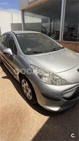 Usado Peugeot 207 70 CV (51 kW) 2008 Gris / plata Berlina