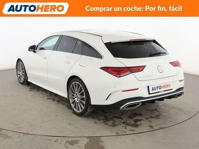 Usado Mercedes CLA200 Shooting Brake AMG line 150 CV (110 kW) 2023 Blanco Familiar