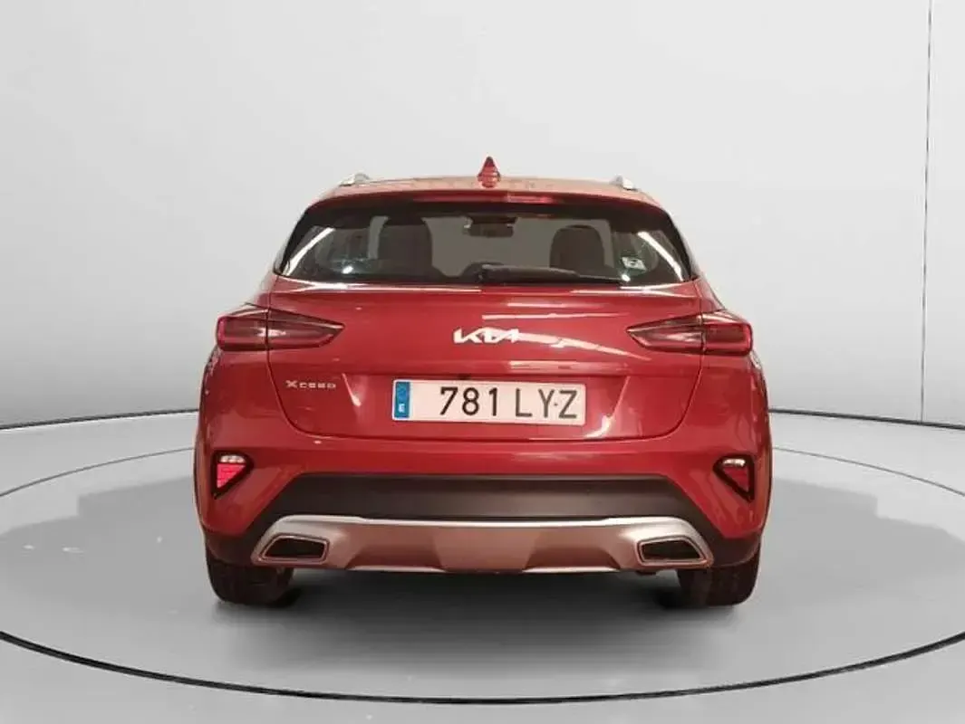 Usado Kia XCeed 121 CV (88 kW) 2022 Gris SUV