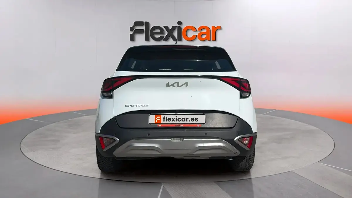 Usado Kia Sportage 136 CV (100 kW) 2023 Blanco SUV
