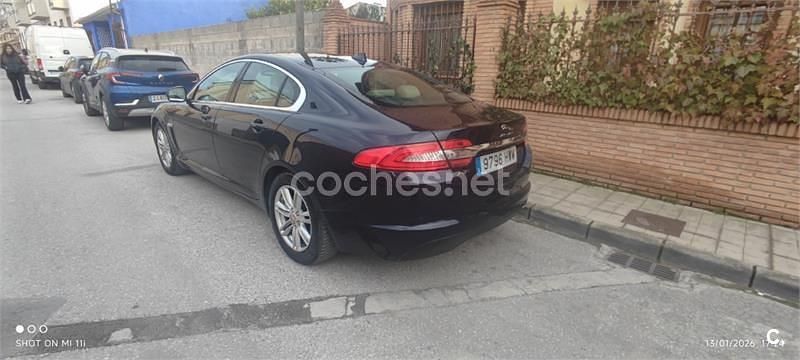 Usado Jaguar XF Luxury 190 CV (139 kW) 2014 Azul Berlina