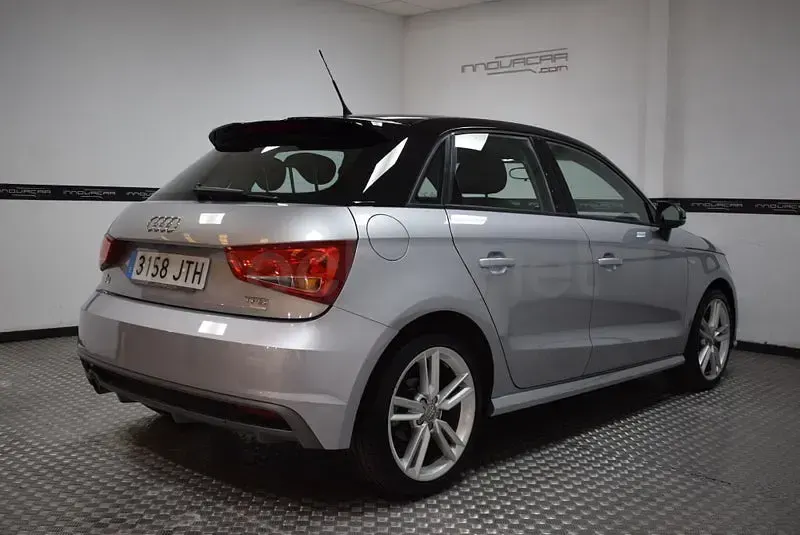 Usado Audi A1 Sportback S-Line 95 CV (69 kW) 2016 Gris / plata Utilitario