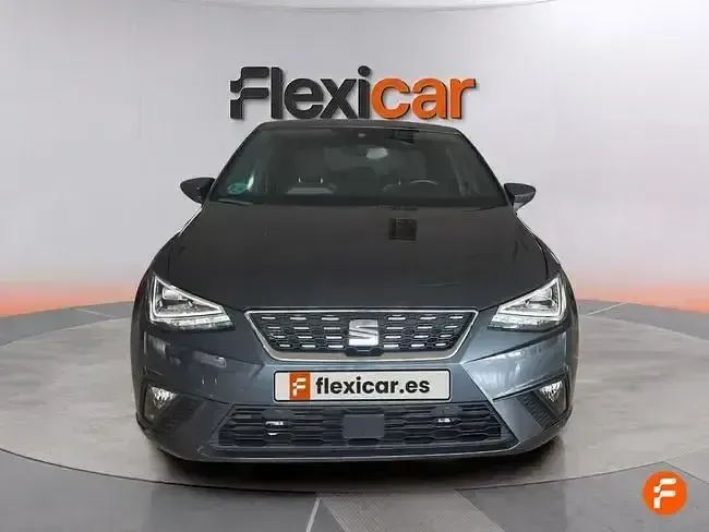 Usado Seat Ibiza Style 115 CV (84 kW) 2024 Gris Utilitario