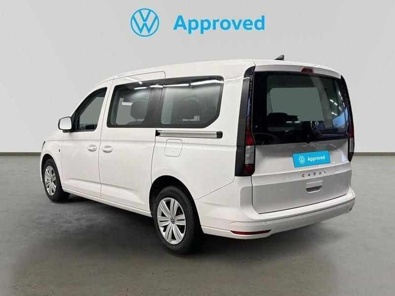 Usado VW Caddy Maxi 116 CV (85 kW) 2025 Blanco Monovolumen