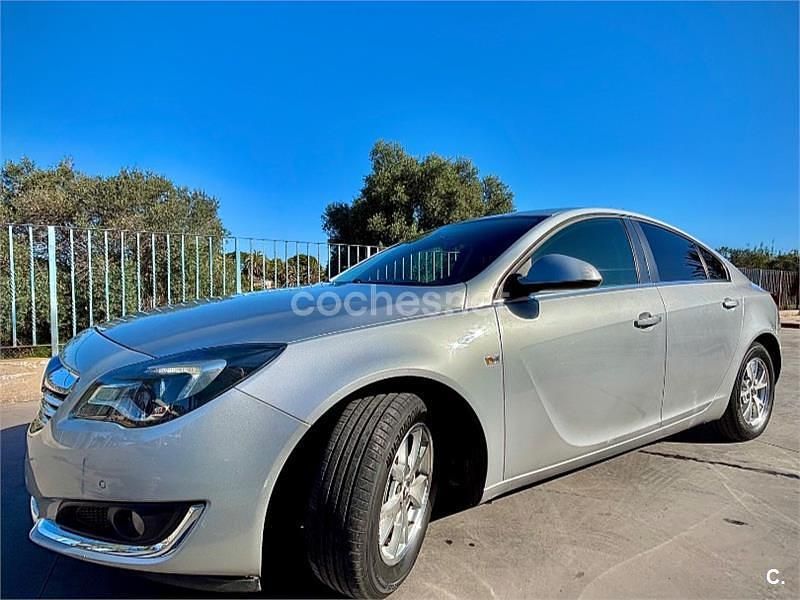 Usado Opel Insignia Selective 120 CV (88 kW) 2014 Gris / plata Berlina