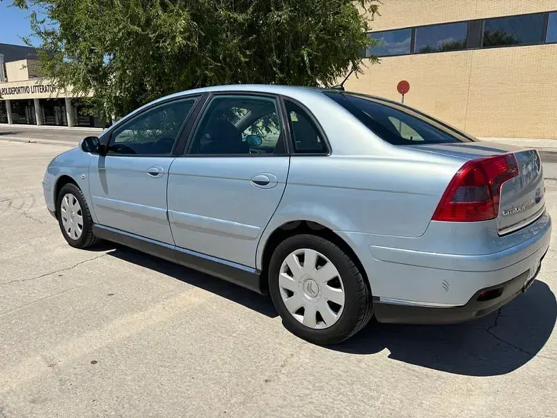 Usado Citroën C5 138 CV (101 kW) 2007 Azul Berlina