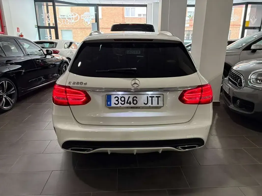 Usado Mercedes C220 170 CV (125 kW) 2016 Blanco Familiar