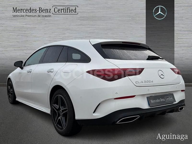 Usado Mercedes CLA200 Shooting Brake 150 CV (110 kW) 2025 Blanco Familiar