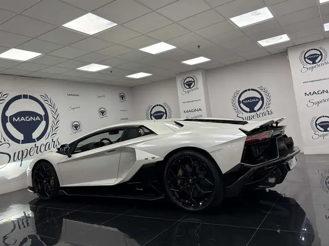 Usado Lamborghini Aventador 780 CV (573 kW) 2022 Blanco Coupe