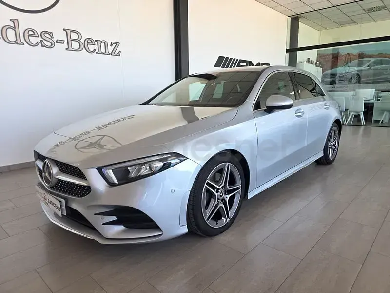 Usado Mercedes A180 116 CV (85 kW) 2019 Gris / plata Berlina