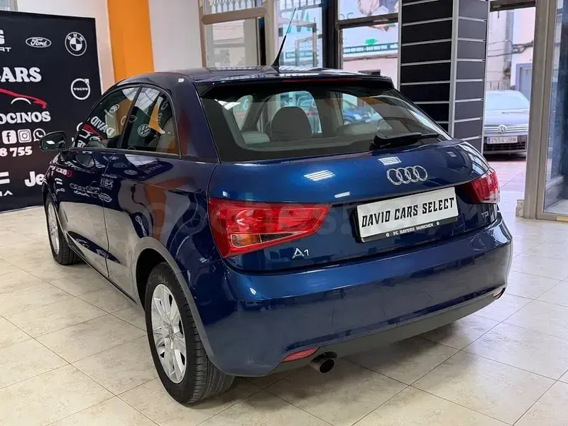 Usado Audi A1 Attraction 105 CV (77 kW) 2012 Azul Utilitario