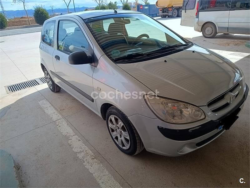 Usado Hyundai Getz 66 CV (48 kW) 2008 Gris / plata Utilitario