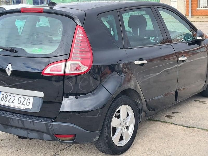 Usado Renault Scénic III Dynamique 130 CV (95 kW) 2010 Negro Monovolumen