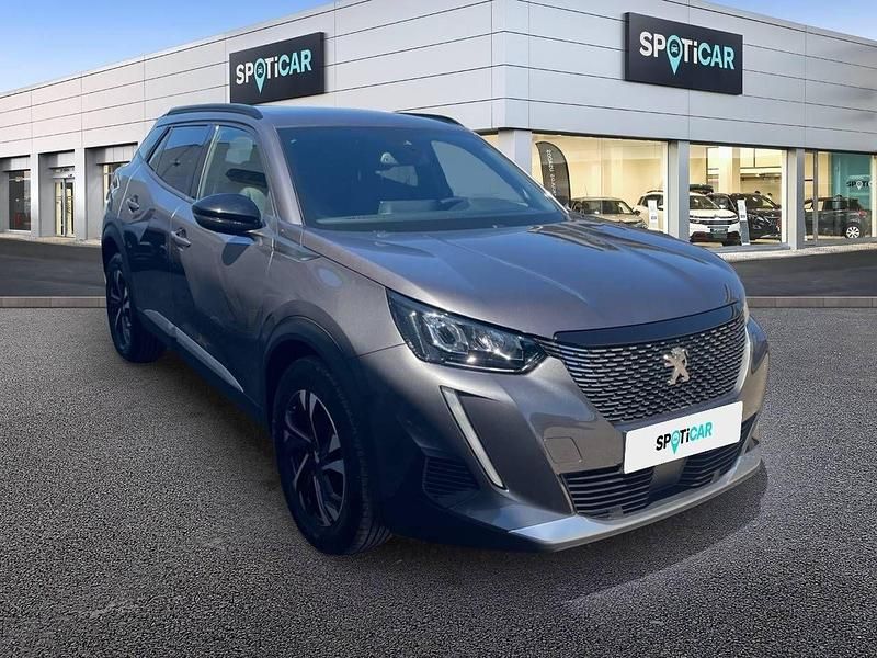 Usado Peugeot 2008 Allure 130 CV (95 kW) 2021 Gris SUV