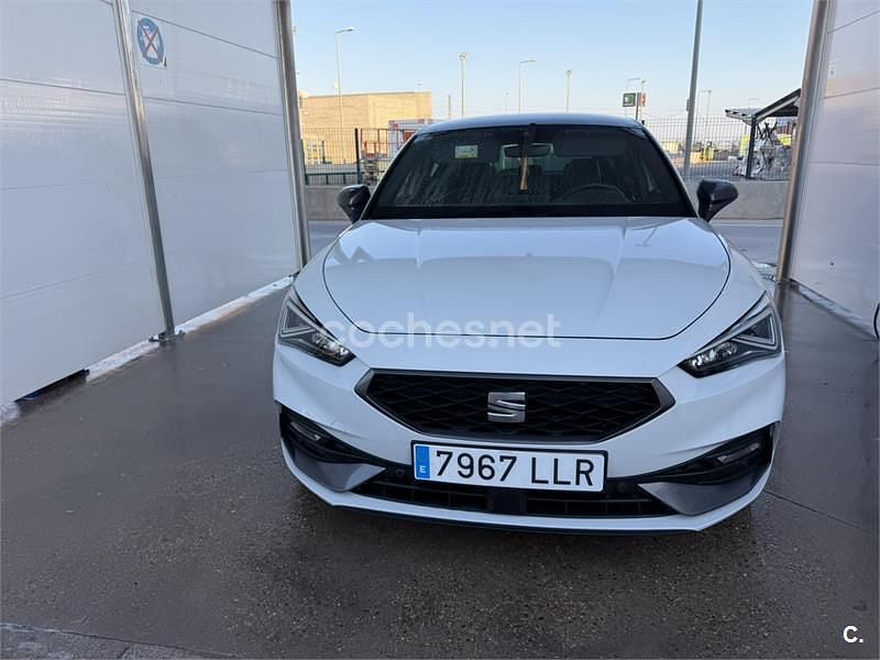 Usado Seat Leon FR 150 CV (110 kW) 2020 Blanco Berlina