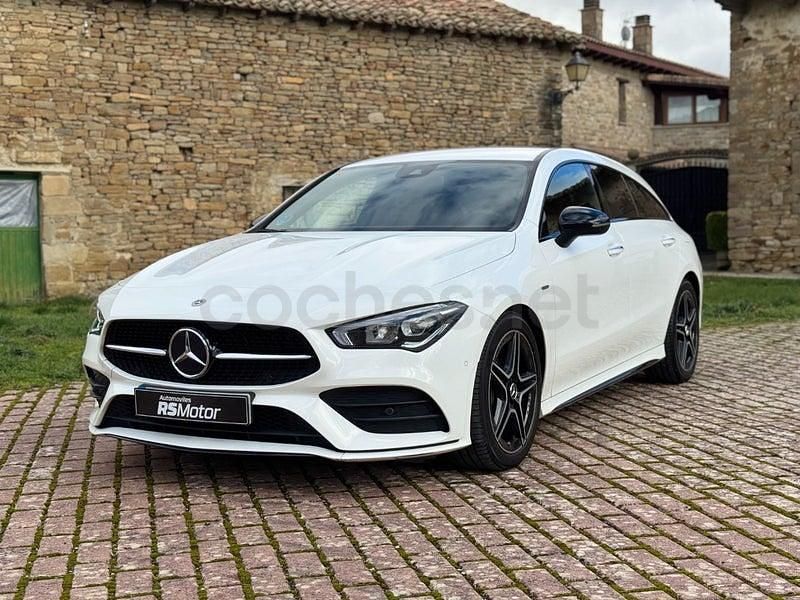 Usado Mercedes CLA220 Shooting Brake 190 CV (139 kW) 2022 Blanco Familiar