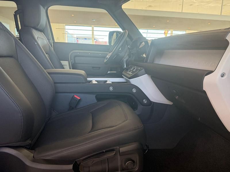 Usado Land Rover Defender S 250 CV (183 kW) 2025 Verde Utilitario