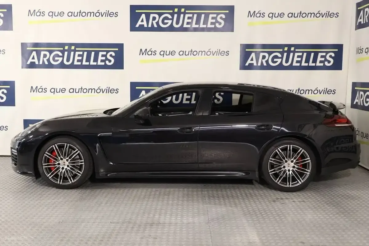 Usado Porsche Panamera GTS 441 CV (324 kW) 2014 Negro Berlina