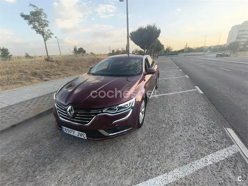 Usado Renault Talisman Intens 130 CV (95 kW) 2016 Rojo Berlina