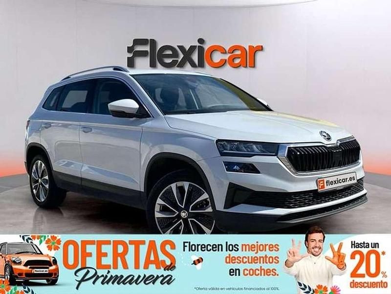 Usado Skoda Karoq SportLine 150 CV (110 kW) 2023 Blanco SUV