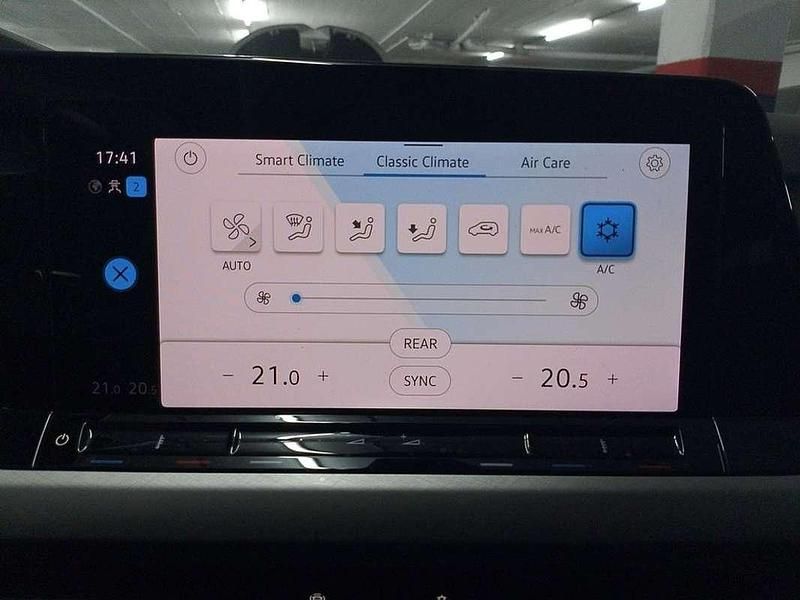 Usado VW Golf VIII Life 111 CV (81 kW) 2023 Negro Utilitario