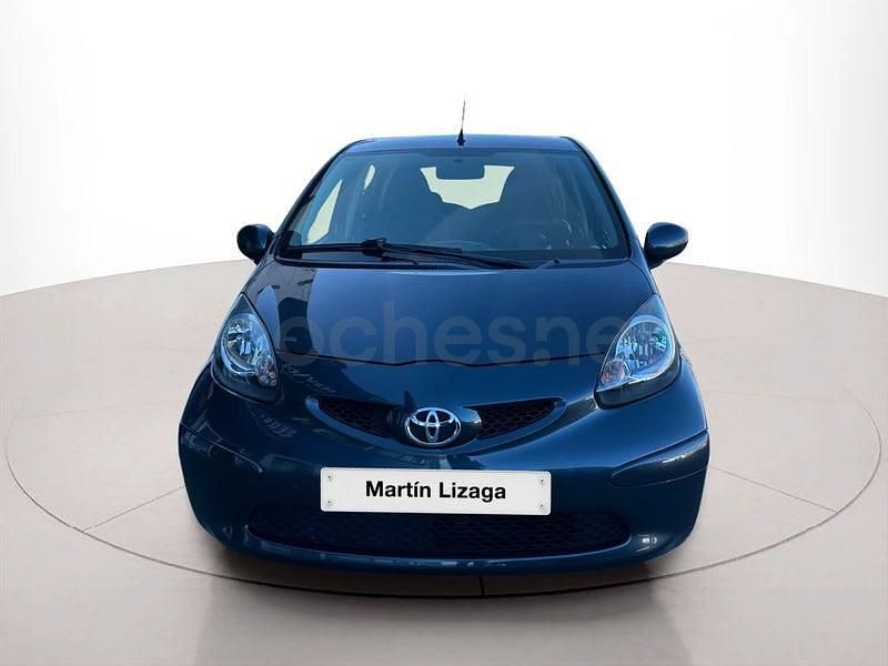 Usado Toyota Aygo 68 CV (50 kW) 2008 Gris / plata Utilitario