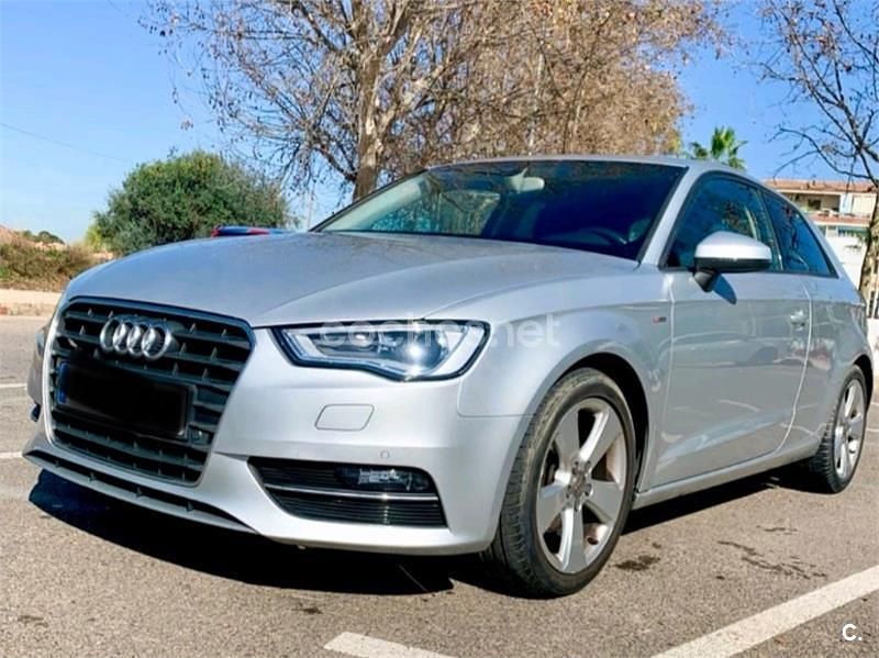 Gris / plata Usado 2014 Audi A3 Ambition Berlina | 10.600 € (Buen precio) - Imagen 1/4