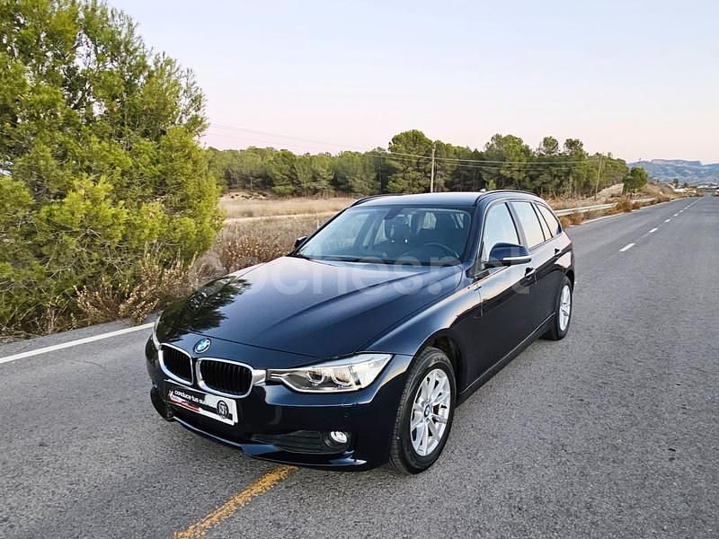 Usado BMW 318 Sport Line 143 CV (105 kW) 2013 Azul Familiar