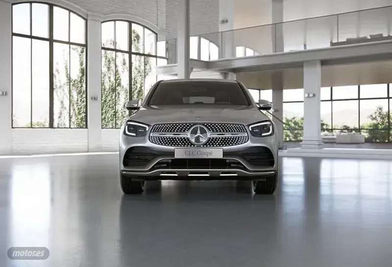 Usado Mercedes GLC220 194 CV (142 kW) 2019 Plateado SUV