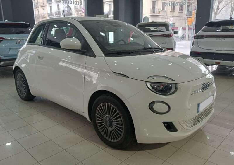 Blanco Usado 2021 Fiat 500e Action Utilitario | 16.900 € - Imagen 1/4