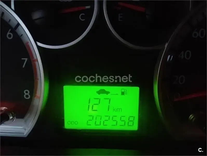 Usado Chevrolet Aveo LS 101 CV (74 kW) 2010 Gris / plata Berlina