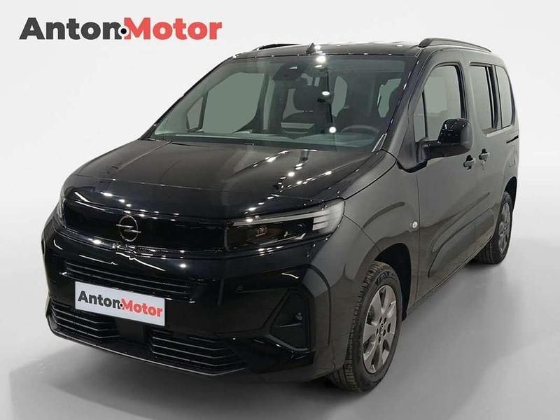 Negro Nuevo 2024 Opel Combo S Monovolumen | 26.489 € (Caro) - Imagen 1/4