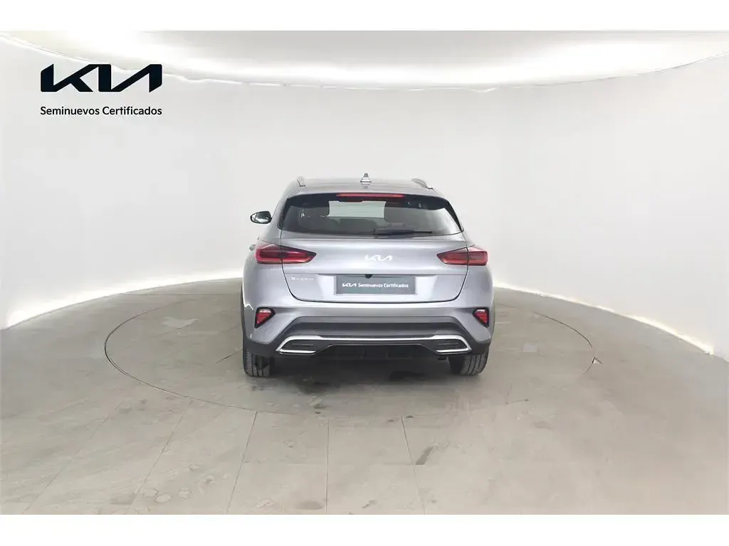 Usado Kia XCeed 101 HP (74 kW) 2025 Cinzento SUV