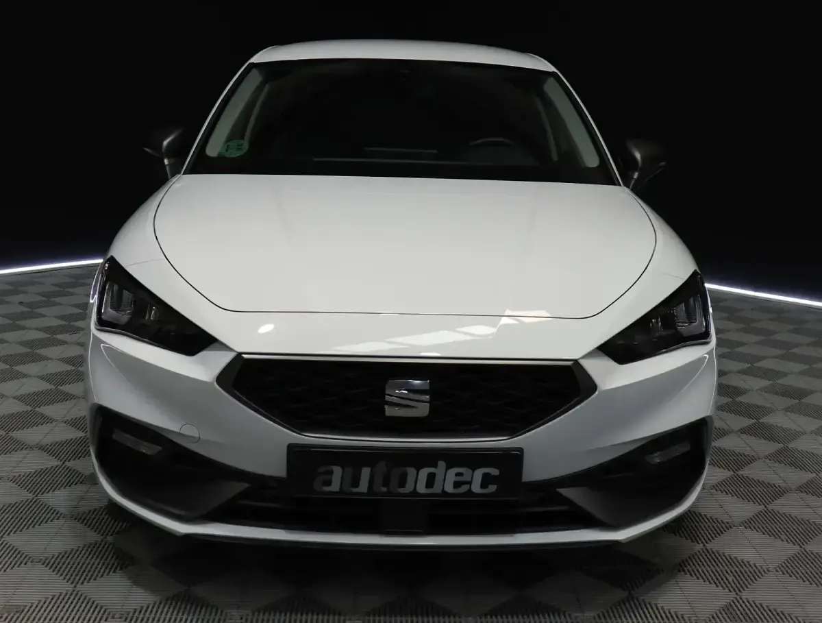 Usado Seat Leon FR 150 CV (110 kW) 2024 Blanco Berlina