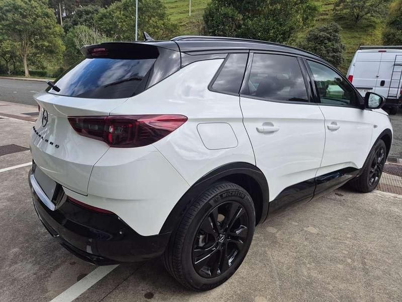 Usado Opel Grandland X GS Line 131 CV (96 kW) 2022 Blanco SUV