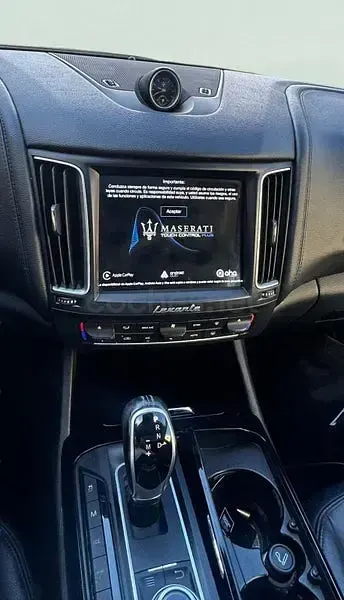 Usado Maserati Levante 275 CV (202 kW) 2018 Gris / plata SUV