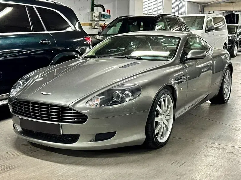 Usado Aston Martin DB9 450 CV (330 kW) 2005 Gris / plata Coupe