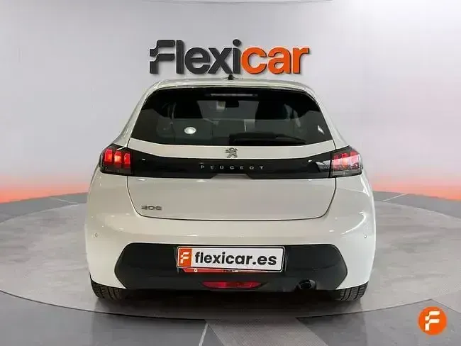 Usado Peugeot 208 Active 100 CV (73 kW) 2021 Blanco Utilitario