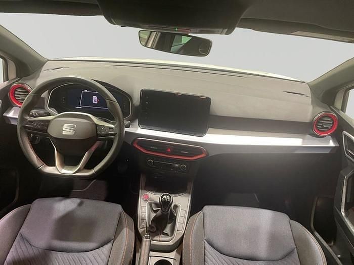 Usado Seat Ibiza FR 115 CV (84 kW) 2025 Blanco Utilitario