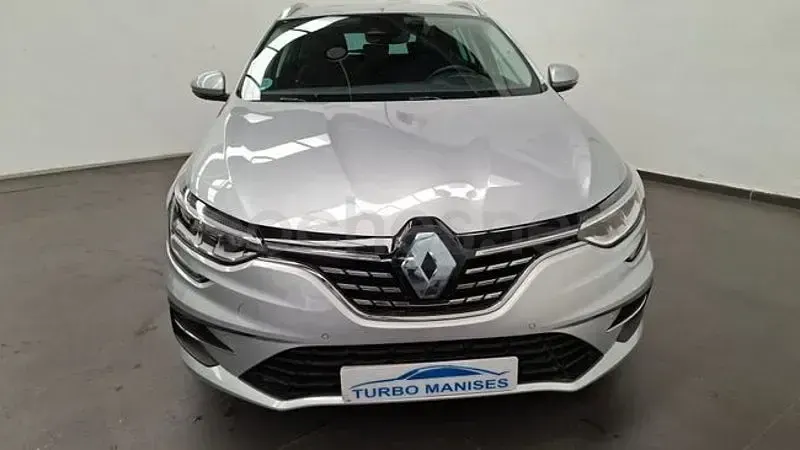 Usado Renault Mégane GrandTour Techno 140 CV (102 kW) 2023 Gris / plata Familiar
