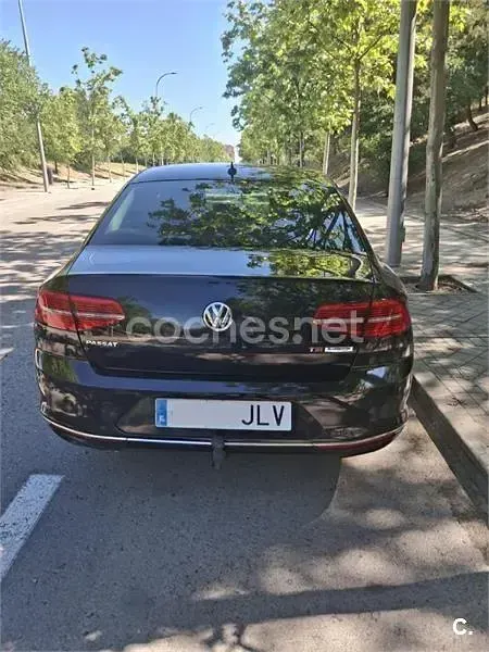 Usado VW Passat Advance 150 CV (110 kW) 2016 Negro Berlina