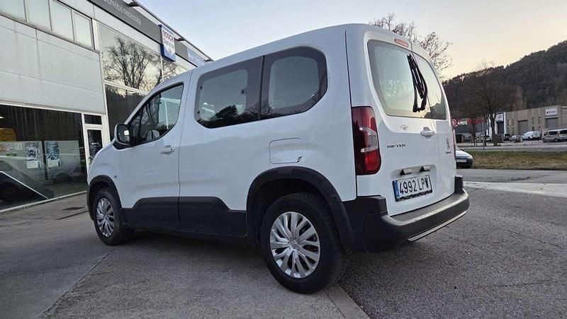 Usado Peugeot Rifter Active 99 CV (72 kW) 2021 Blanco Monovolumen