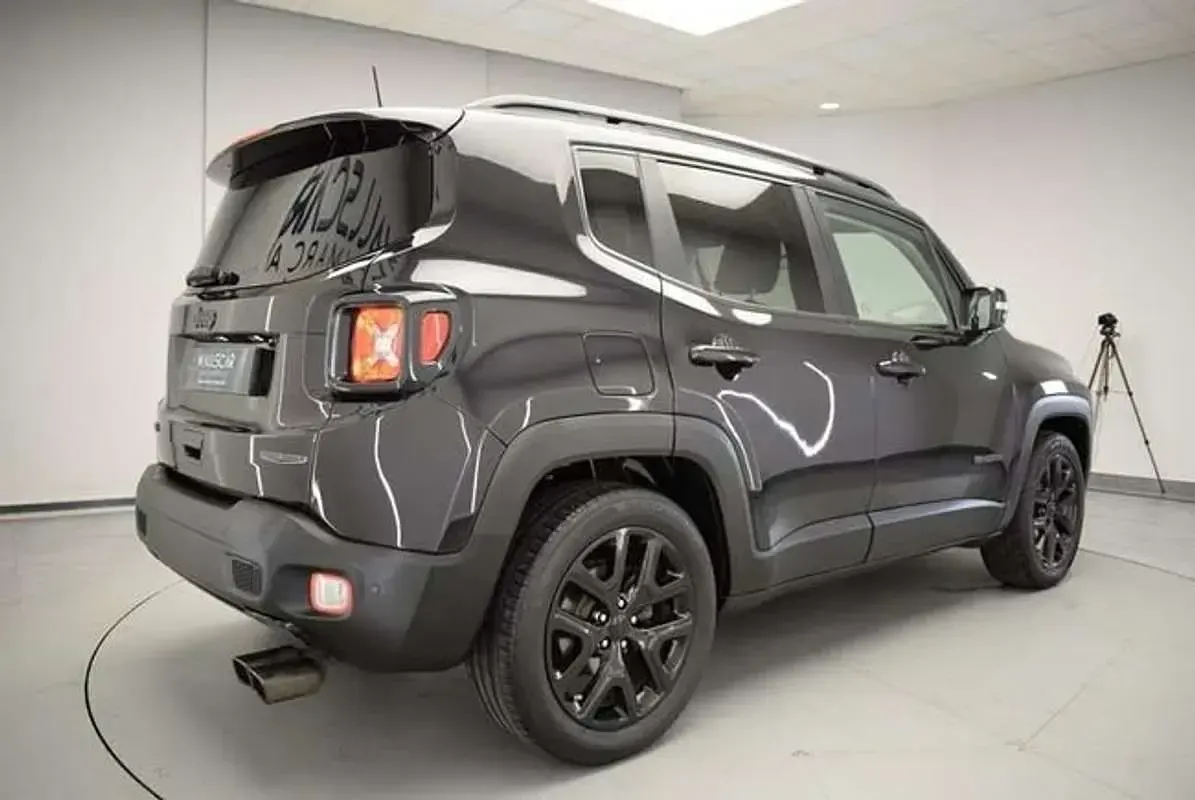 Usado Jeep Renegade Night Eagle 120 CV (88 kW) 2018 Negro SUV